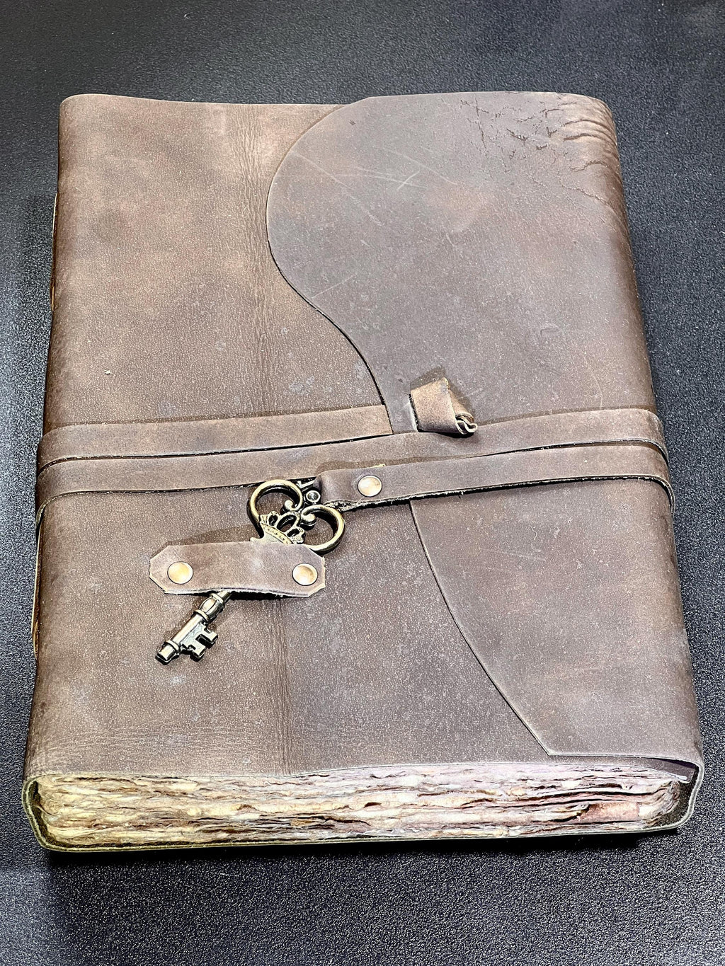 Papyrus Rustic Brown Leather Bound 100 Page Sketchbook Notebook Key Carving